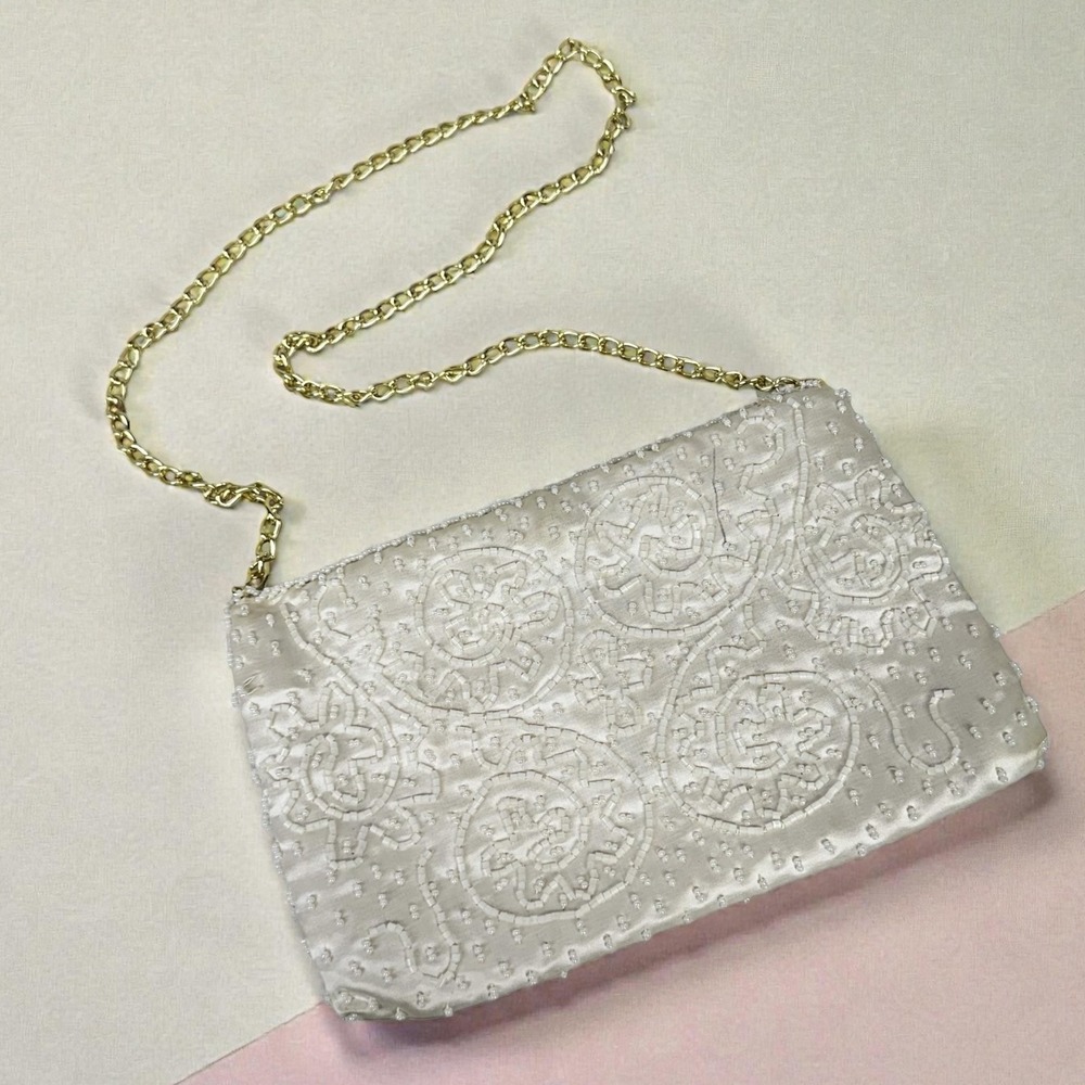 VTG La‎ Regale Evening Bag Womens White Beaded Satin Clutch Purse Gold Chain
